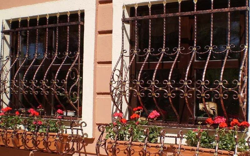 pencere korkuluk Pencere korkuluk